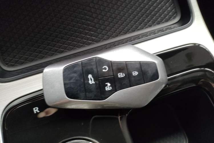 Used Hycan Z03 2022 510 km Range Trendy Cool Version 160 kW 61.13 kWh Vehicle Key