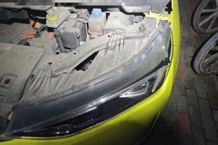 Used Hycan Z03 2022 510 km Range Trendy Cool Version 135 kW 63.98 kWh Engine Bay Left