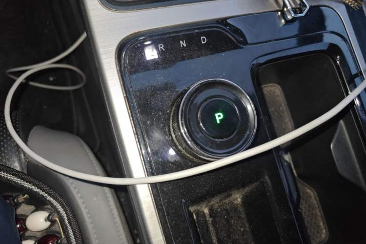 Used Hycan Z03 2022 510 km Range Trendy Cool Version 135 kW 63.98 kWh Gear Lever