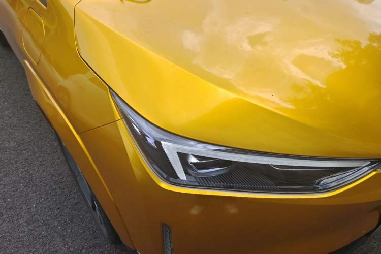 Used Hycan Z03 2022 620 km Range Trendy Cool Version 160 kW 76.8 kWh Right Front Headlight
