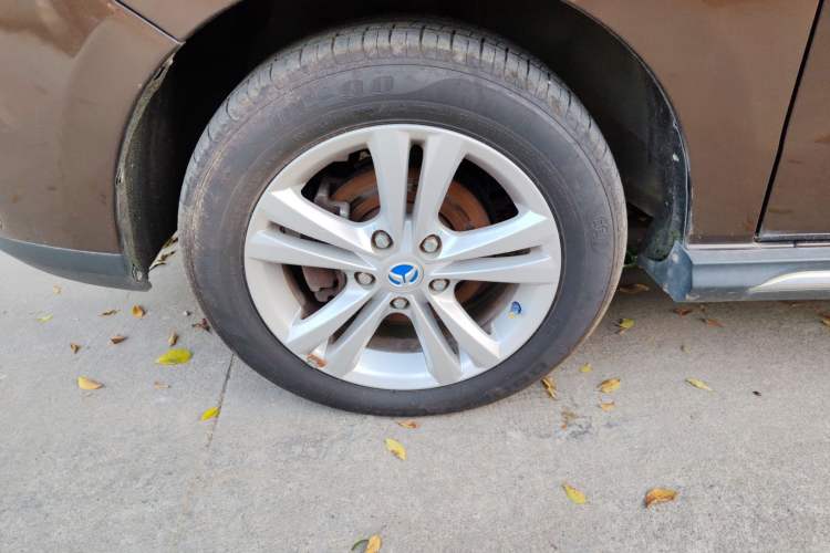 Used HYOSOW 2016 H3F 1.5L Manual Luxury Model Left Front Wheel Hub