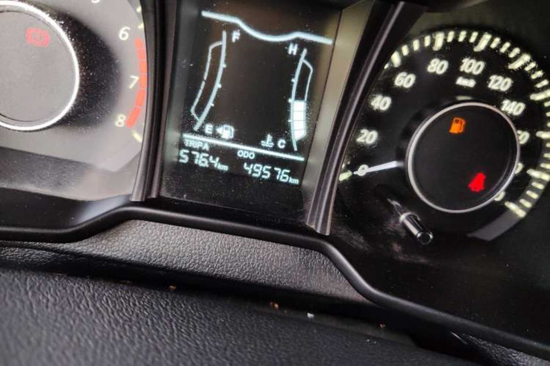 Used HYOSOW 2016 H3F 1.5L Manual Luxury Model Odometer Close Up