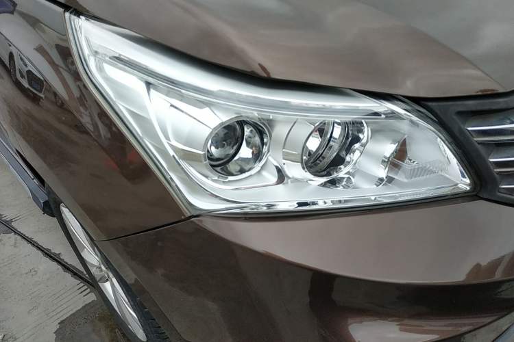 Used HYOSOW 2016 H3F 1.5L Manual Luxury Model Right Front Headlight