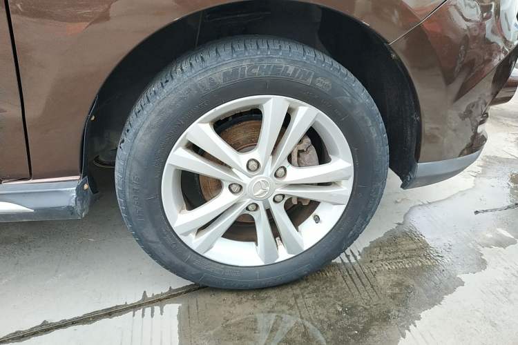 Used HYOSOW 2016 H3F 1.5L Manual Luxury Model Right Front Wheel Hub