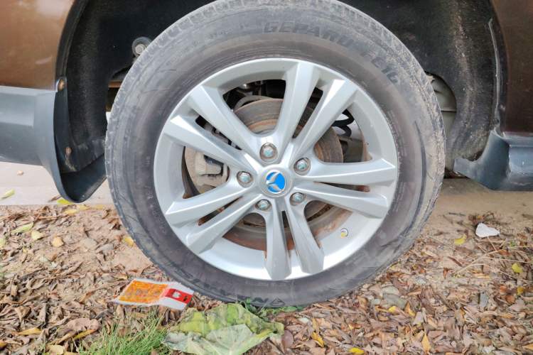 Used HYOSOW 2016 H3F 1.5L Manual Luxury Model Right Rear Wheel Hub