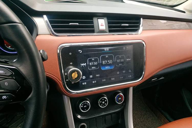 Used HYOSOW 2016 S3L 1.5L Manual Prestige Edition Audio And AC Panel