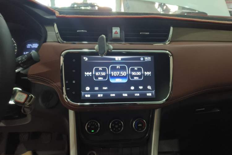 Used HYOSOW 2016 S3L 1.5L Manual Premium Edition Audio And AC Panel