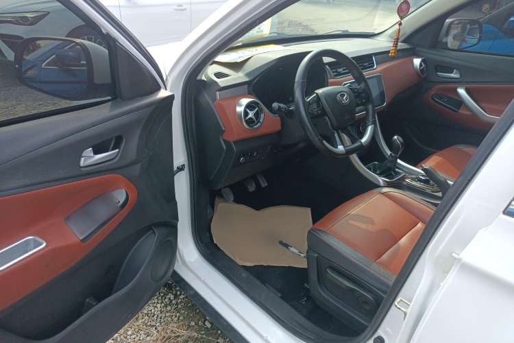Used HYOSOW 2016 S3L 1.5L Manual Prestige Edition Driver Seat