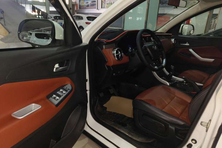 Used HYOSOW 2016 S3L 1.5L Manual Premium Edition Driver Seat