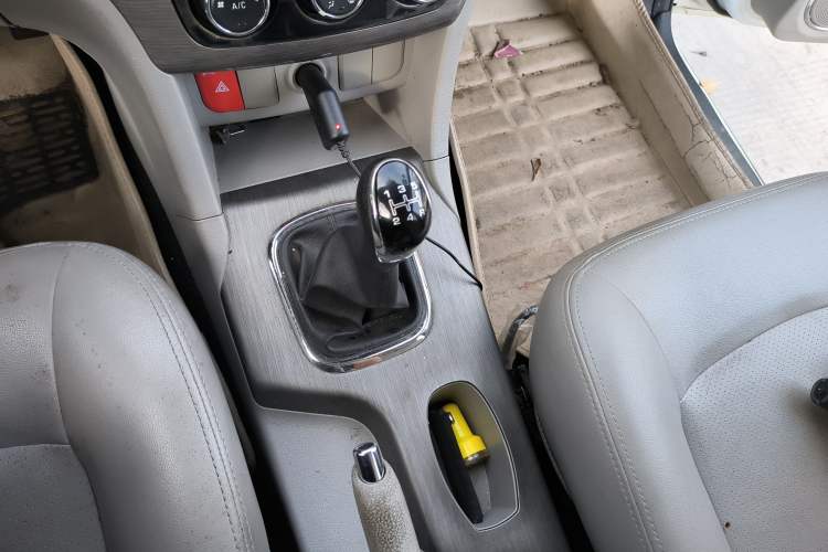 Used HYOSOW 2016 H3F 1.5L Manual Luxury Model Gear Lever