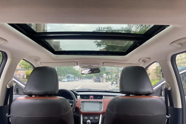 Used HYOSOW 2016 S3L 1.5L Manual Premium Edition Interior 4