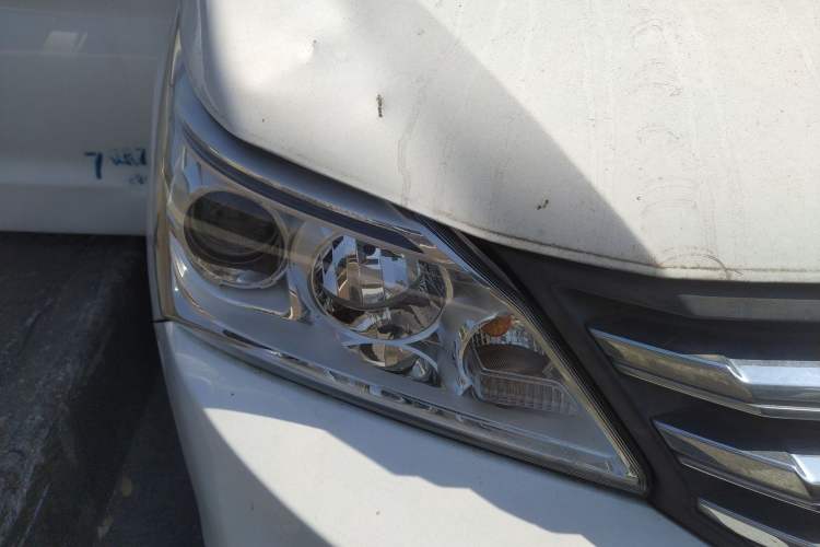 Used HYOSOW 2016 H3F 1.5L Manual Luxury Model Right Front Headlight