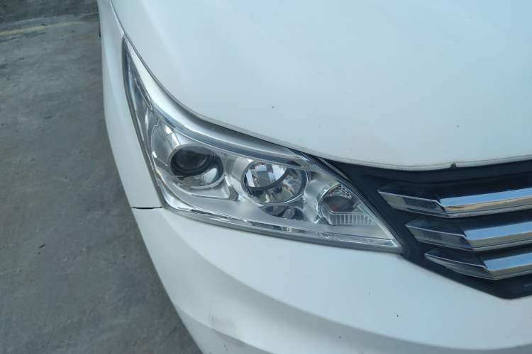 Used HYOSOW 2016 H3F 1.5L Manual Luxury Model Right Front Headlight