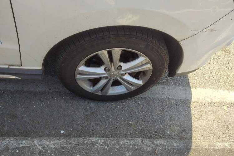 Used HYOSOW 2016 H3F 1.5L Manual Luxury Model Right Front Wheel Hub