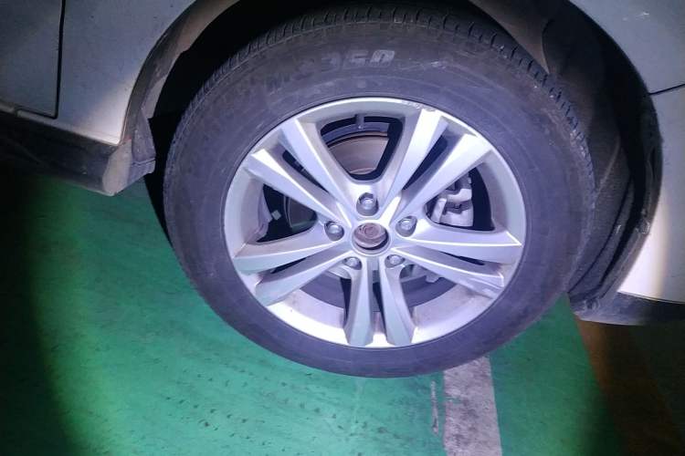 Used HYOSOW 2016 H3F 1.5L Manual Prestige Edition Right Front Wheel Hub