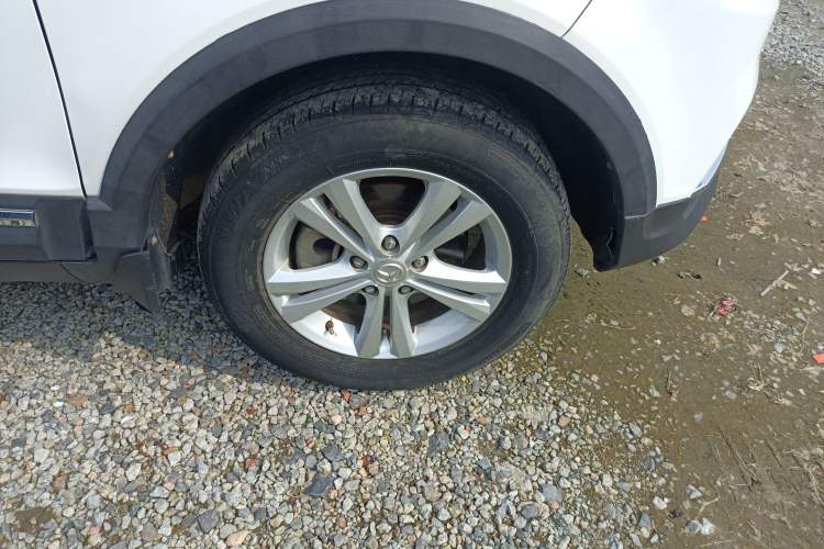 Used HYOSOW 2016 S3L 1.5L Manual Prestige Edition Right Front Wheel Hub