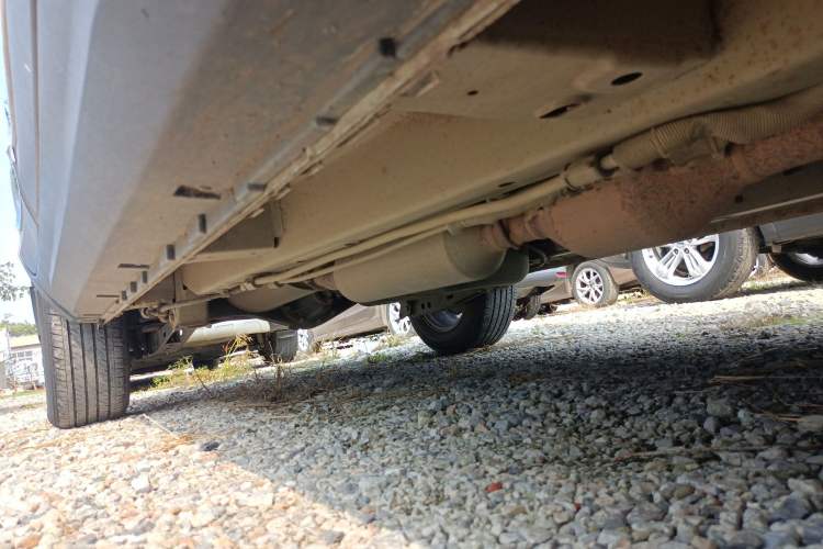 Used HYOSOW 2016 S3L 1.5L Manual Prestige Edition Right Side Sill