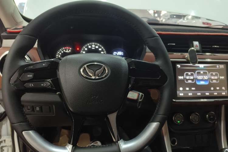 Used HYOSOW 2016 S3L 1.5L Manual Premium Edition Steering Wheel