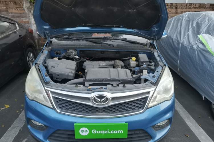 Used HYOSOW H2 2015 1.5L AMT Prestige Version BJ415C Engine Bay
