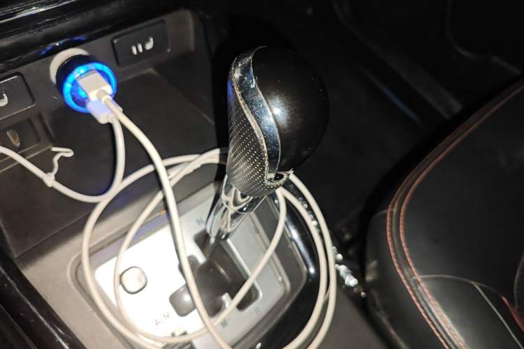 Used HYOSOW H2 2015 1.5L AMT Prestige Version BJ415C Gear Lever