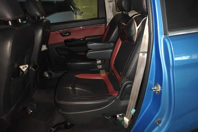 Used HYOSOW H2 2015 1.5L AMT Prestige Version BJ415C Left Rear Seat