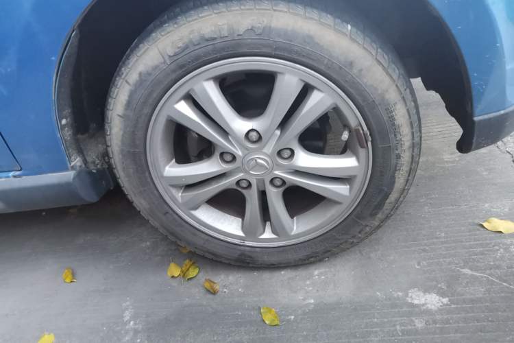 Used HYOSOW H2 2015 1.5L AMT Prestige Version BJ415C Right Front Wheel Hub