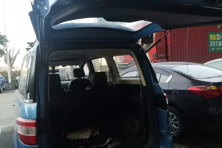 Used HYOSOW H2 2015 1.5L AMT Prestige Version BJ415C Trunk