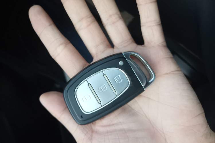 Used HYOSOW H2 2015 1.5L AMT Prestige Version BJ415C Vehicle Key