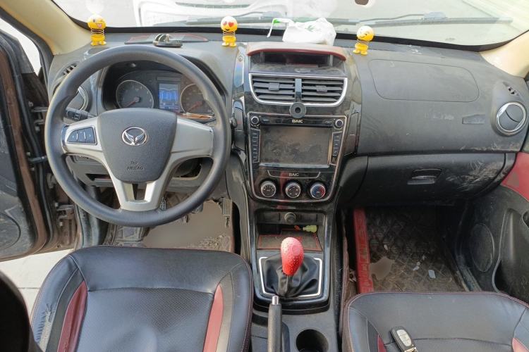 Used HYOSOW H2 2015 1.5L Manual Luxury Version BJ415C Center Console