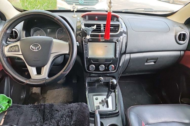 Used HYOSOW H2 2015 1.5L AMT Luxury Version BJ415C Center Console