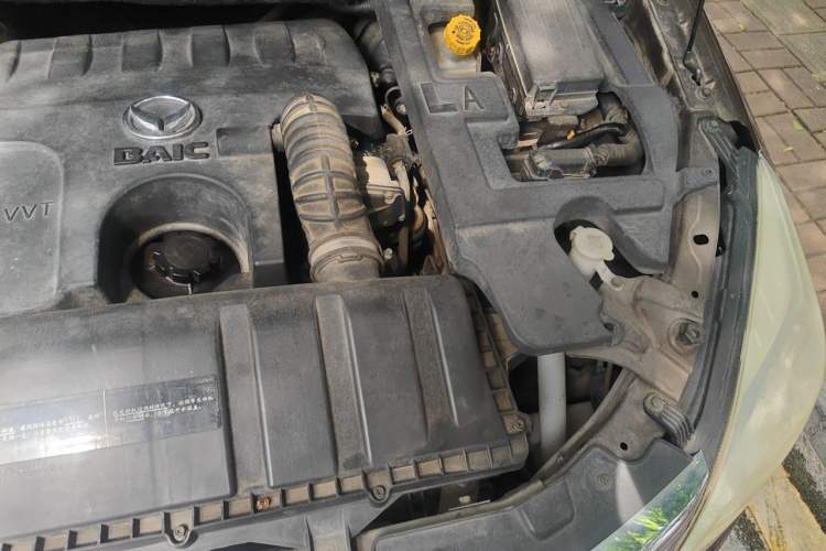 Used HYOSOW H2 2015 1.5L Manual Luxury Version BJ415C Engine Bay Left