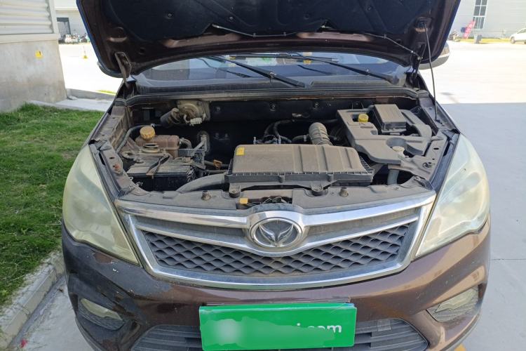 Used HYOSOW H2 2015 1.5L Manual Luxury Version BJ415C Engine Bay