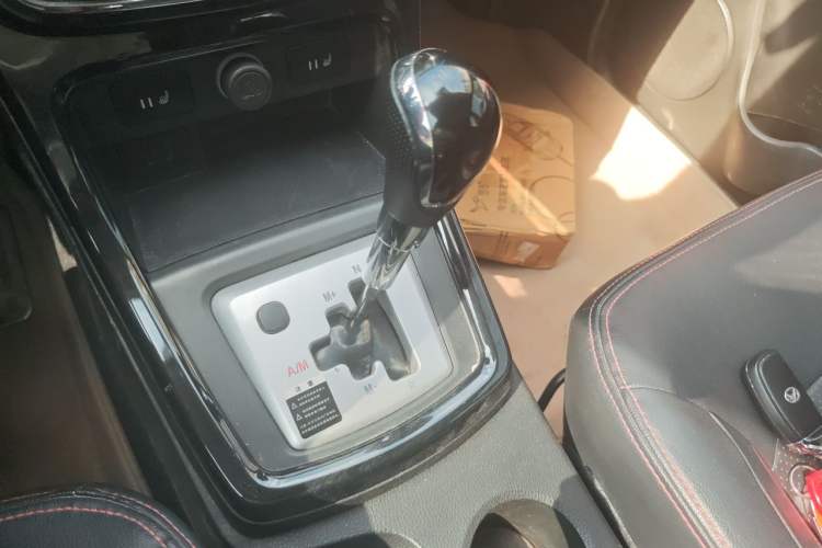 Used HYOSOW H2 2015 1.5L AMT Prestige Version BJ415C Gear Lever