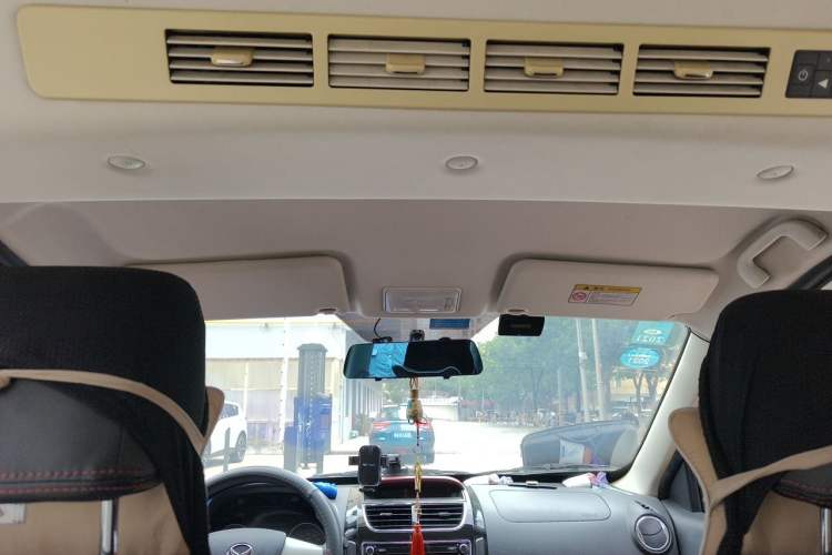 Used HYOSOW H2 2015 1.5L AMT Luxury Version BJ415C Headliner