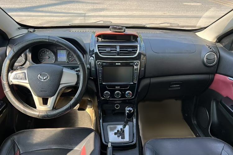 Used HYOSOW H2 2015 1.5L AMT Luxury Version BJ415C Interior 1
