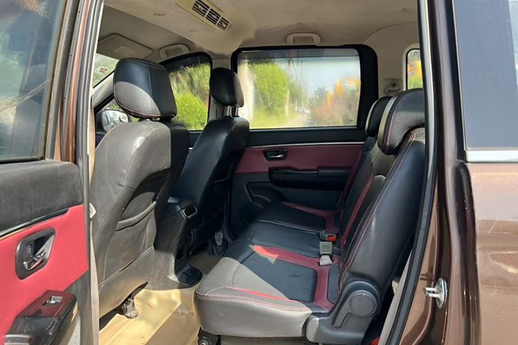 Used HYOSOW H2 2015 1.5L AMT Luxury Version BJ415C Interior 3