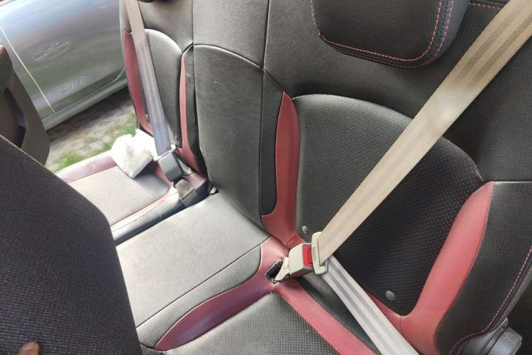 Used HYOSOW H2 2015 1.5L AMT Luxury Version BJ415C Left Rear Seat