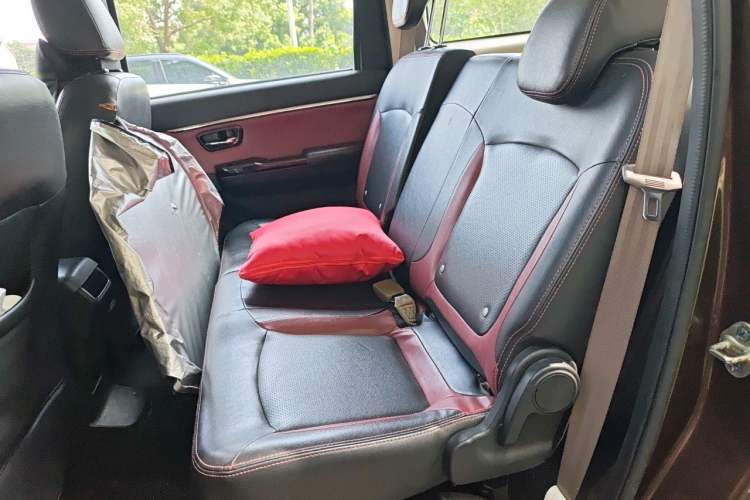 Used HYOSOW H2 2015 1.5L AMT Luxury Version BJ415C Left Rear Seat