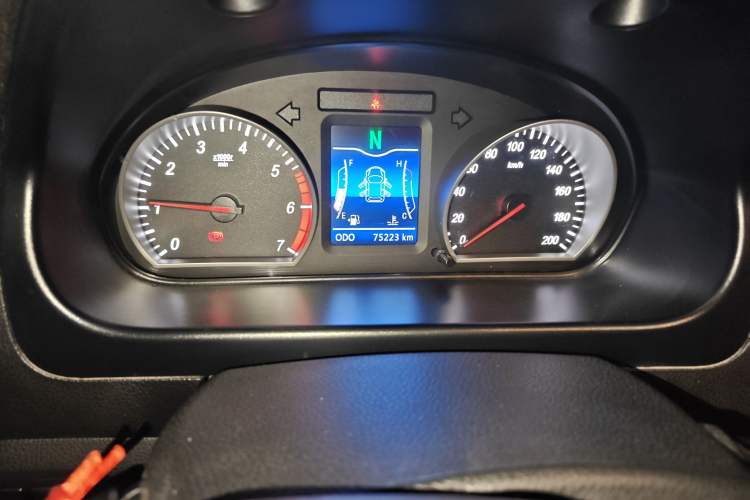 Used HYOSOW H2 2015 1.5L AMT Comfort Version BJ415C Odometer Close Up