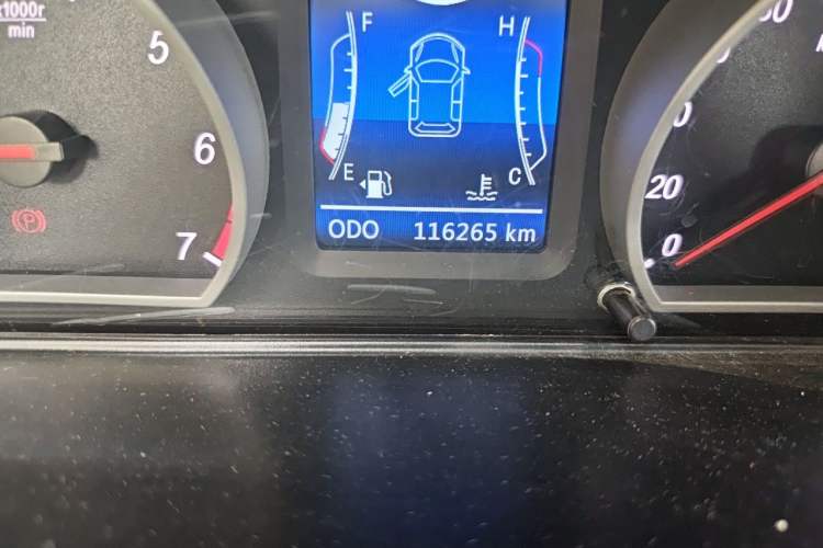 Used HYOSOW H2 2015 1.5L AMT Luxury Version BJ415C Odometer Close Up