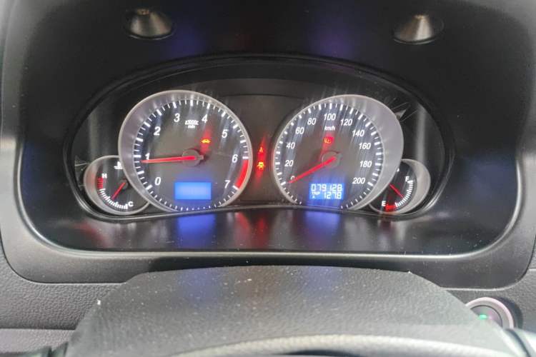 Used HYOSOW H2 2015 1.5L Manual Luxury Version BJ415C Odometer Close Up
