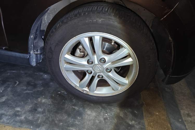 Used HYOSOW H2 2015 1.5L AMT Comfort Version BJ415C Right Front Wheel Hub