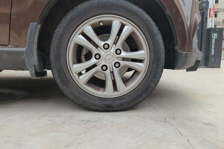 Used HYOSOW H2 2015 1.5L AMT Luxury Version BJ415C Right Front Wheel Hub