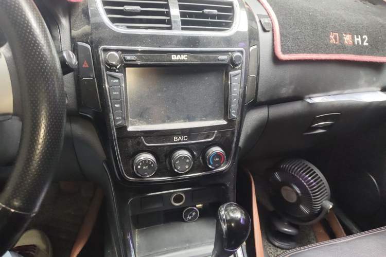 Used HYOSOW H2 2015 1.5L AMT Luxury Version BJ415C Audio And AC Panel