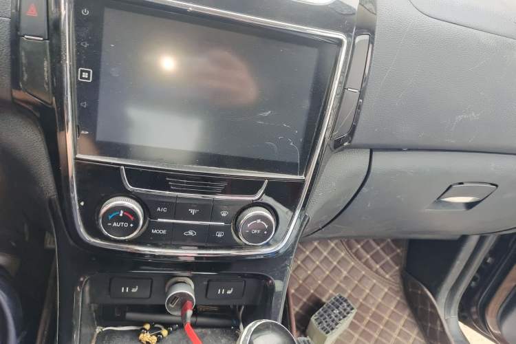 Used HYOSOW H2 2015 1.5L AMT Prestige Version BJ415C Audio And AC Panel