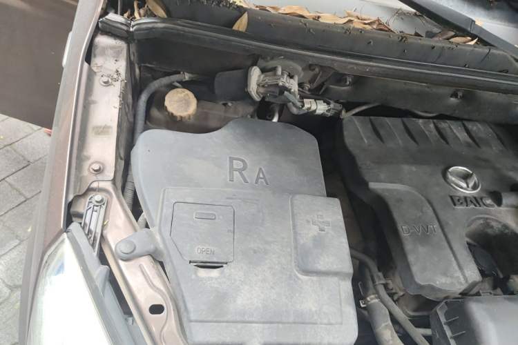 Used HYOSOW H2 2015 1.5L AMT Luxury Version BJ415C Engine Bay Right