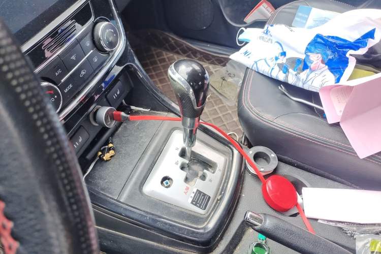 Used HYOSOW H2 2015 1.5L AMT Prestige Version BJ415C Gear Lever