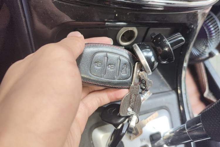 Used HYOSOW H2 2015 1.5L AMT Luxury Version BJ415C Vehicle Key