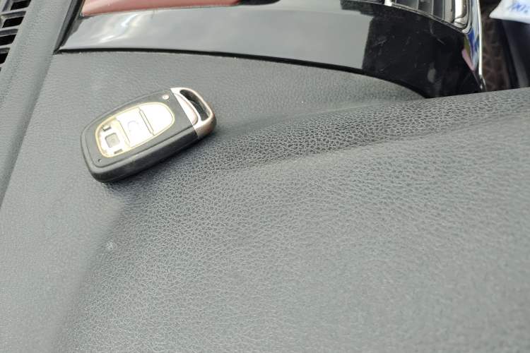 Used HYOSOW H2 2015 1.5L AMT Prestige Version BJ415C Vehicle Key
