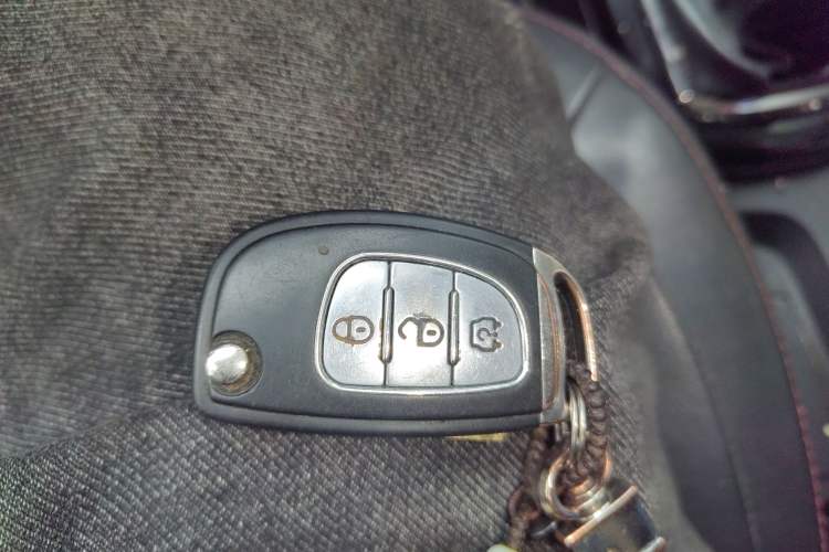 Used HYOSOW H2 2015 1.5L Manual Comfort Version BJ415C Vehicle Key